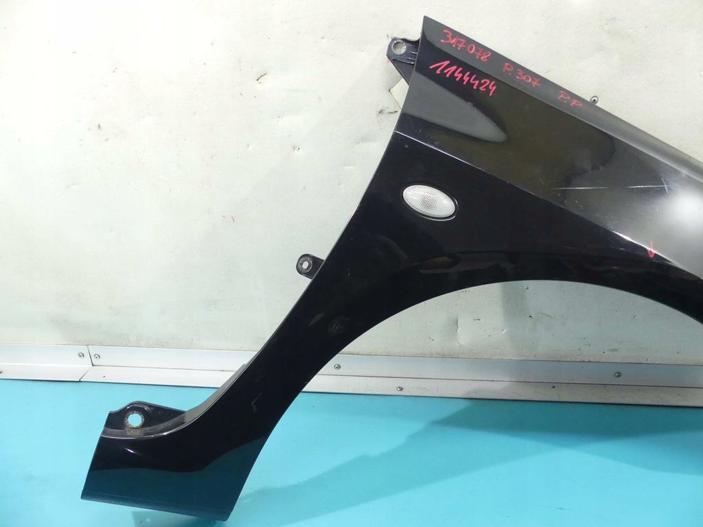 фото №8, Крила перед правий peugeot 307 01-05