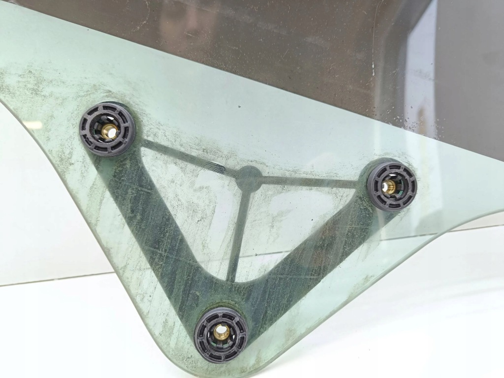 фото №7, Mercedes-benz e c207 w207 2012 стекло дверь задних