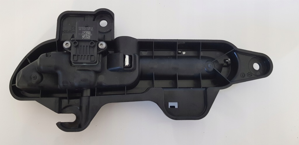 Tesla 3 ручка двері праве задній в Україні