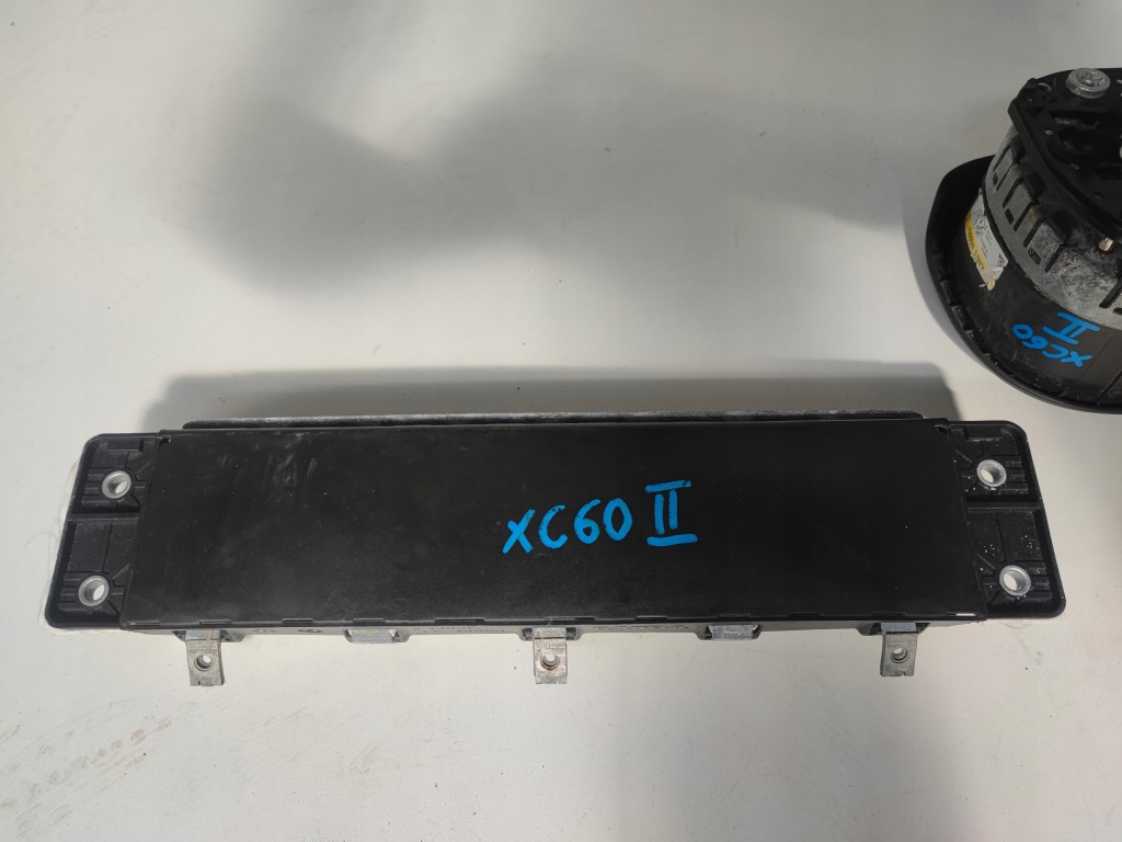 фото №13, Приборная панель консоль подушка безопасности подушка ремни volvo xc60 ii po zalaniu