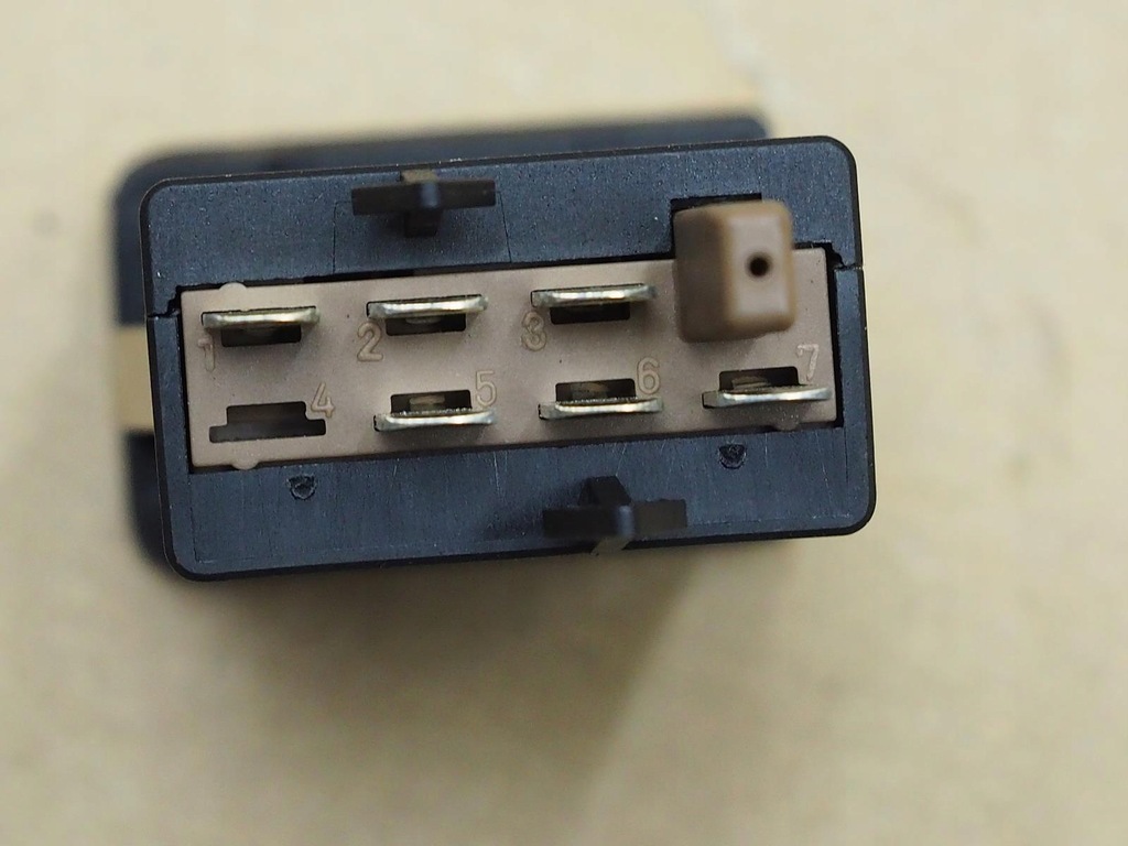 фото №12, Vw golf iv перемикач підігрів сидіння 1j0963564b