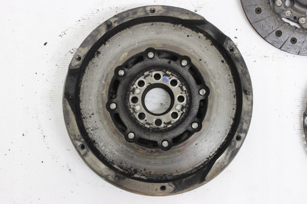 фото №6, Toyota avensis t25 2.2 d-4d зчеплення диск притиск колесо двомасовий комплект