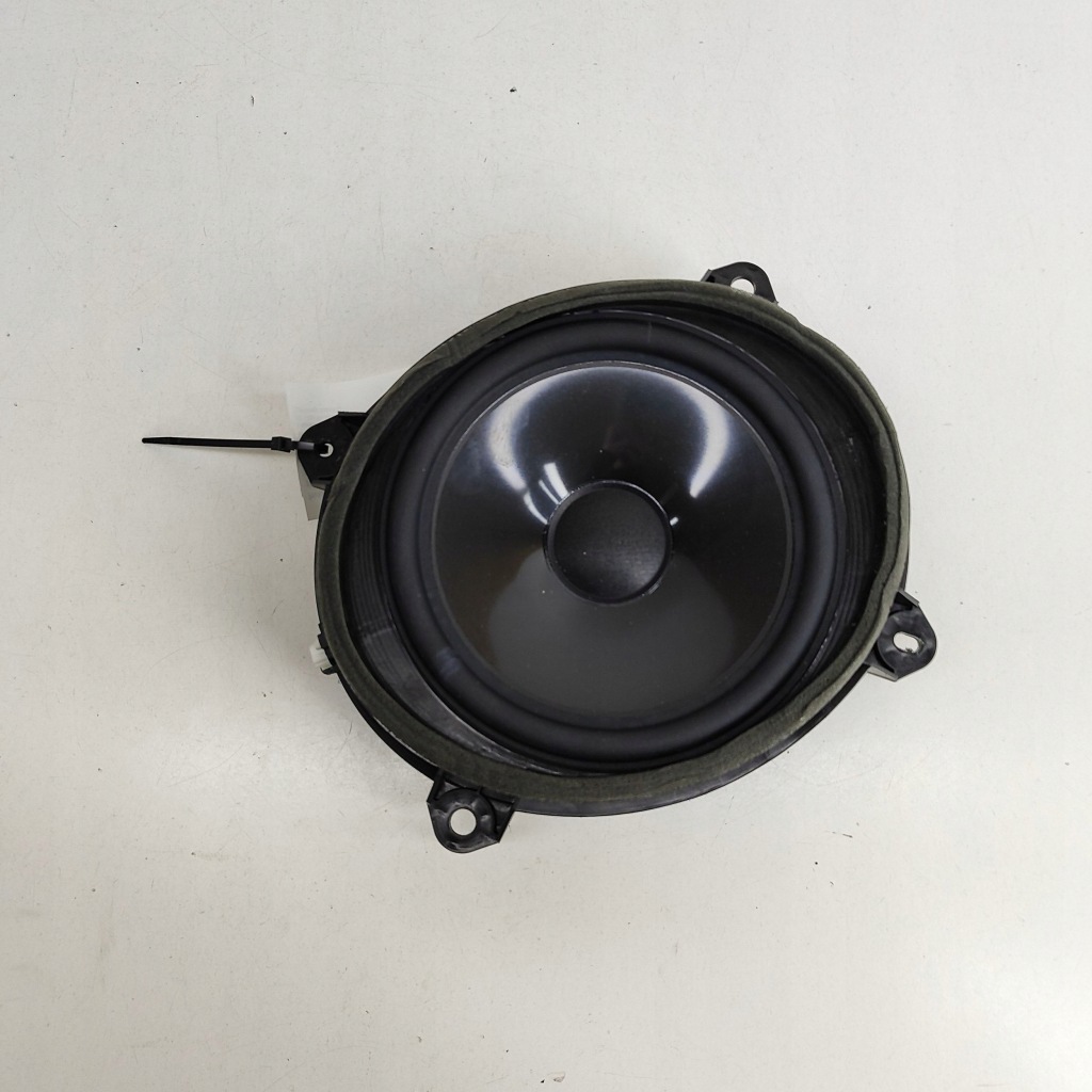 фото №1, Lexus rx 450h 2023 права сторона динамік двері передніх