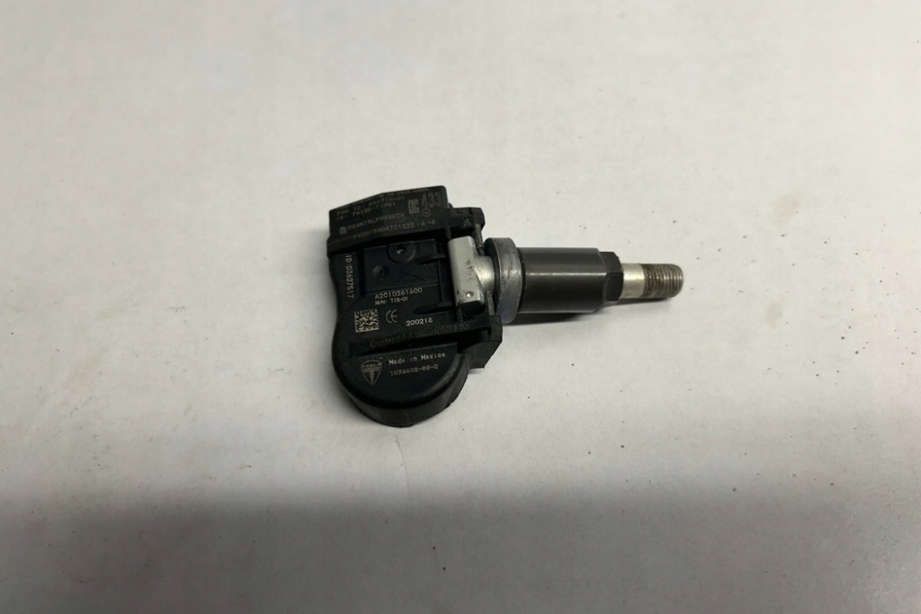 Купити Датчик тиску шин tesla model x 103460200c electric 385kw 2017