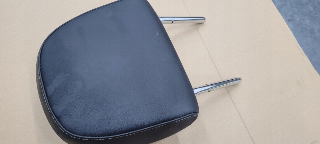 фото №8, A4 b8 підголівник сидіння правий перед s line шкіра білий nić