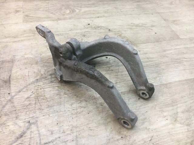 фото №5, Volvo s90 v90 кронштейн амортизатора левый перед 31681720