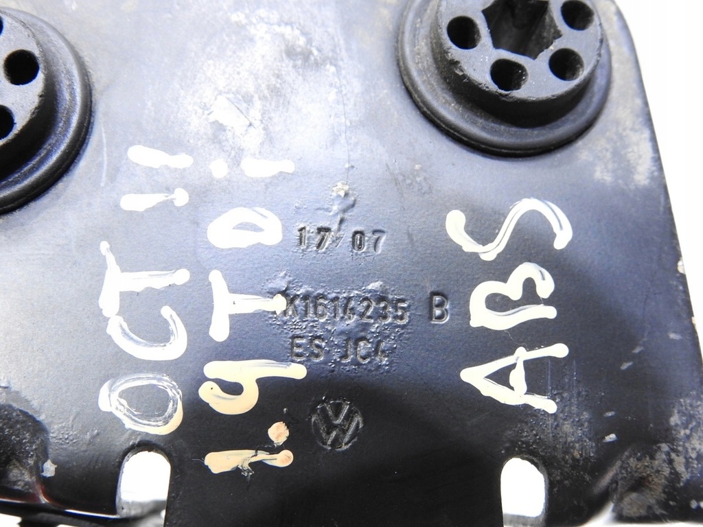 фото №7, Кронштейн насоса abs skoda octavia ii