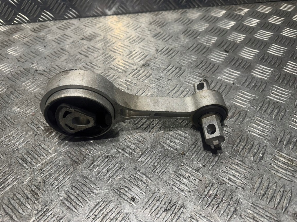 фото №1, Кронштейн подушка levante 3.0 v6 06700320420