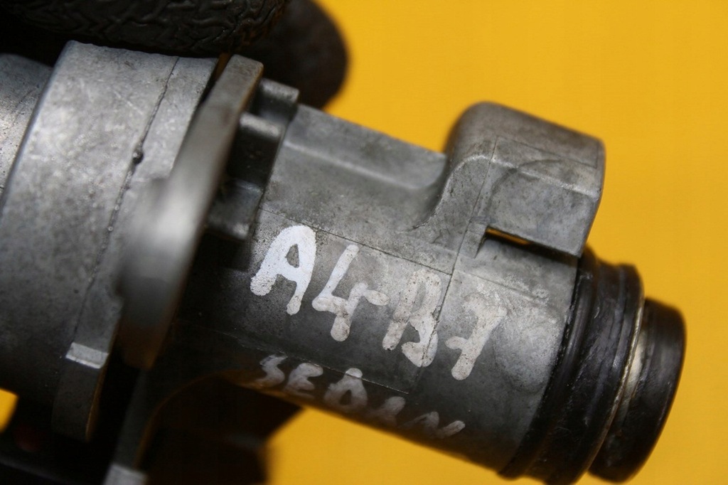 фото №9, Вкладка замка крышки задний a4 b7 8e0827573