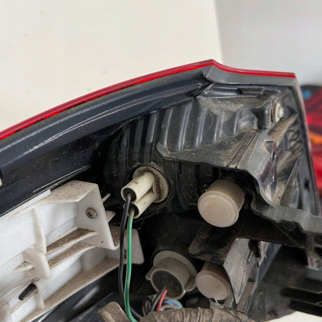 фото №7, Subaru legacy v outback лампа правый задняя задняя правая 22020067