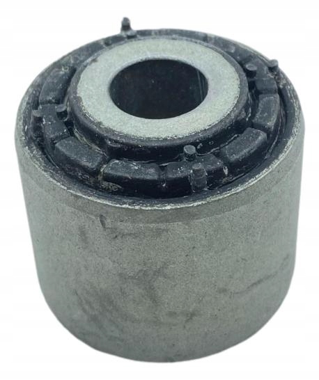 фото №1, 1502731 втулка рычага задняя оригинальный номер ford focus kuga