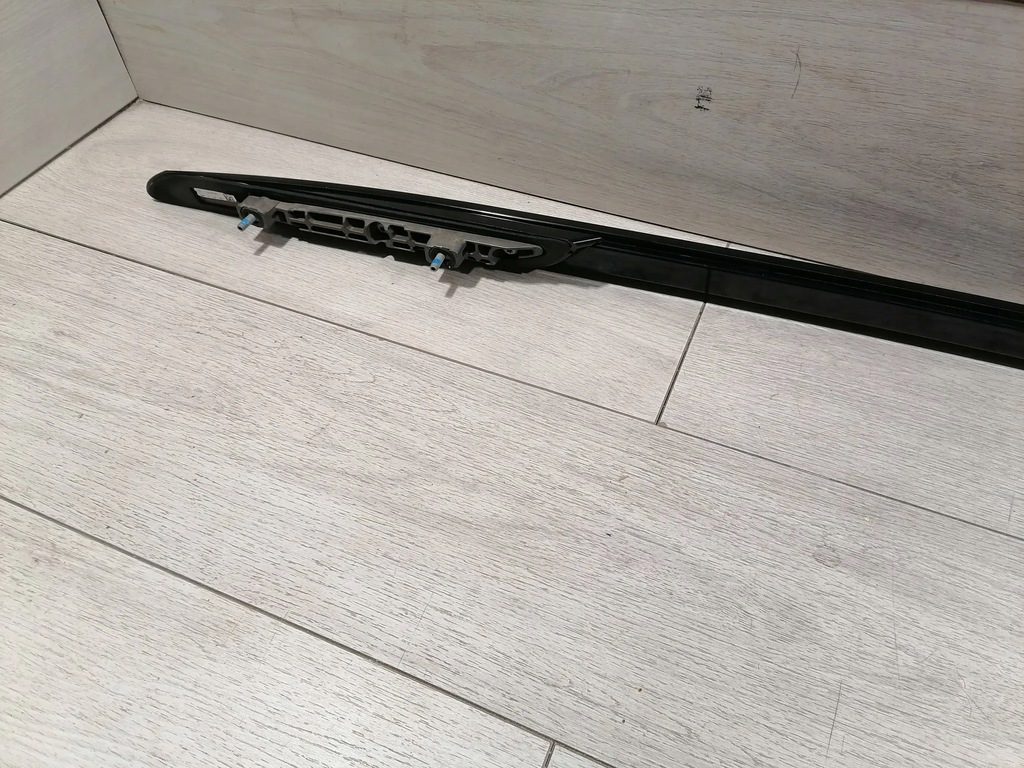 фото №11, Taycan рейлинг крышный правый 9j0860026