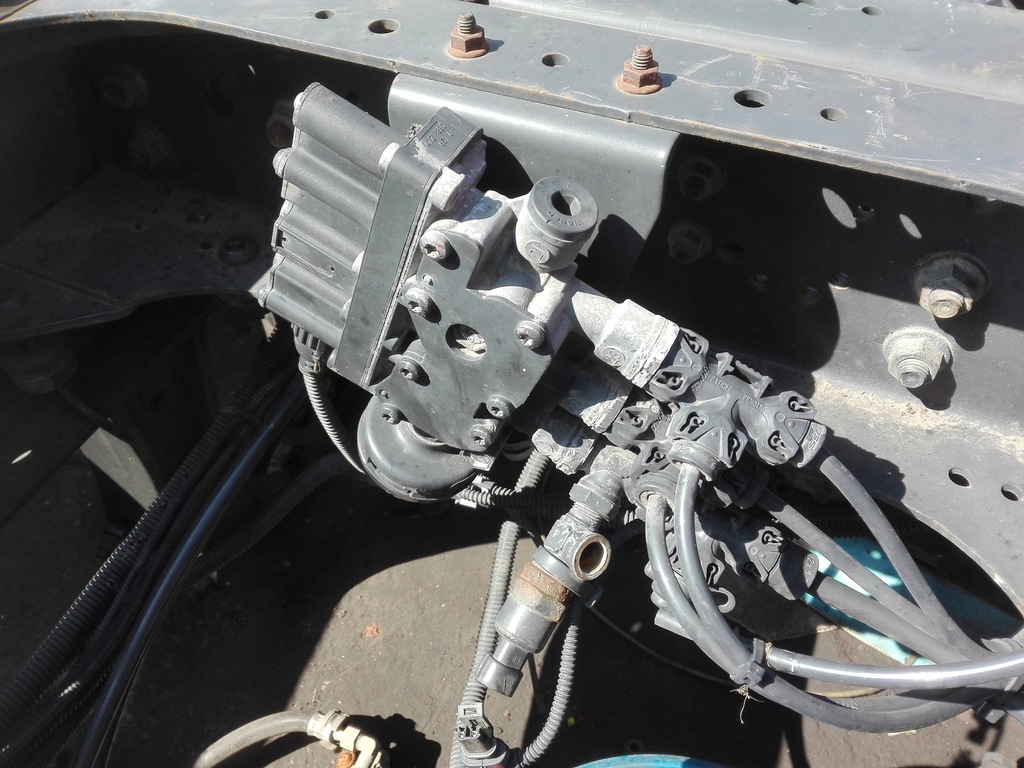 фото №1, Клапан подушек ecas iveco stralis hi-way 150 zł