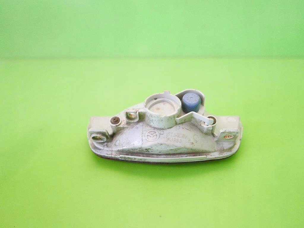 фото №6, Отражатель заглушка бампера правый задняя mazda 5 i cr