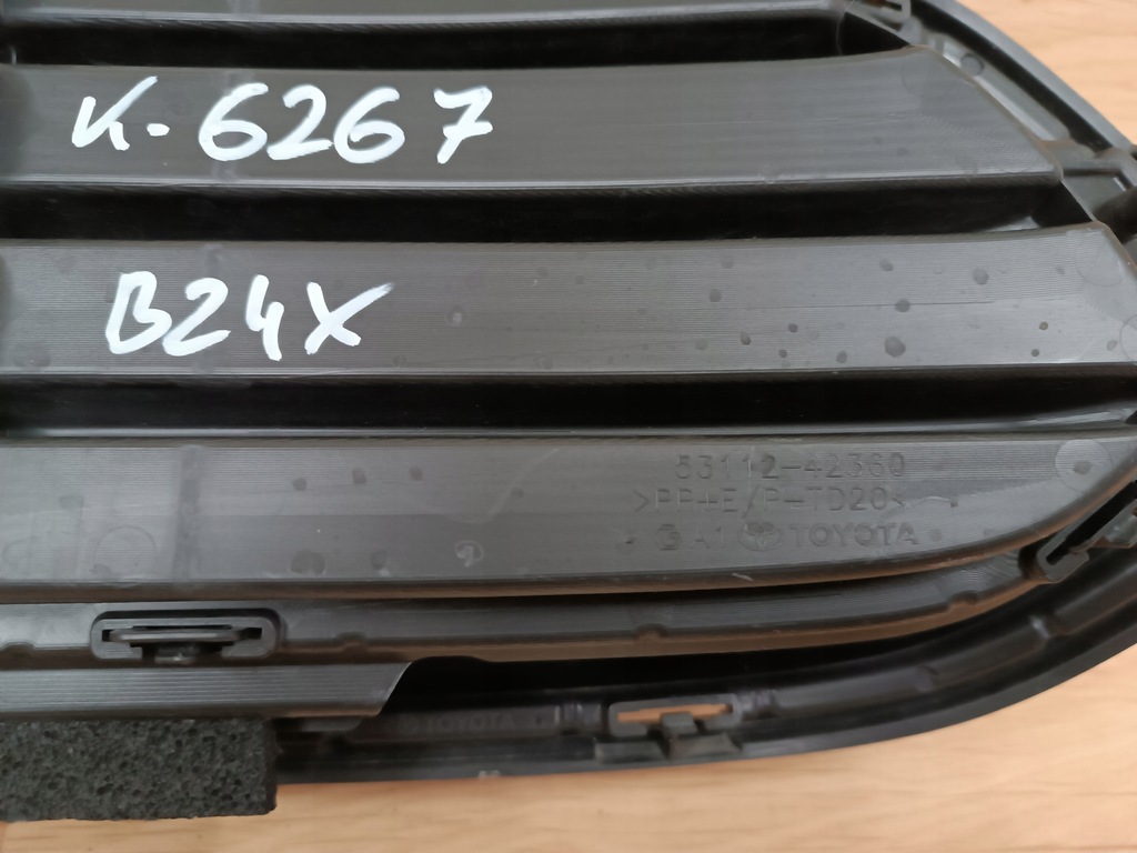 фото №7, Toyota bz4x решётка w бампер передний 53112-42360