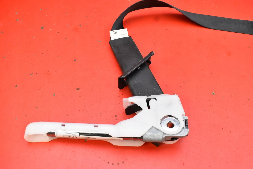 Ремень безопасности левый  перед натяжитель 640512700b nissan leaf 2 ze1 17-21 Недорого