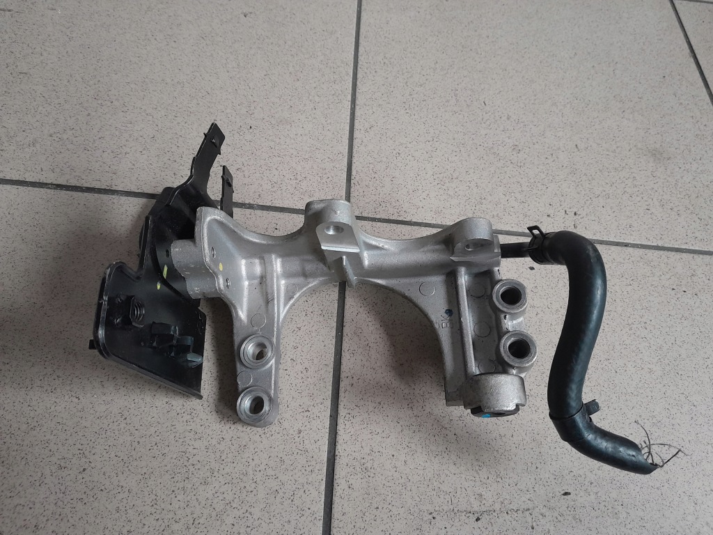 фото №1, Hyundai genesis coupe 2.0 t кронштейн кронштейн кронштейн двигателя