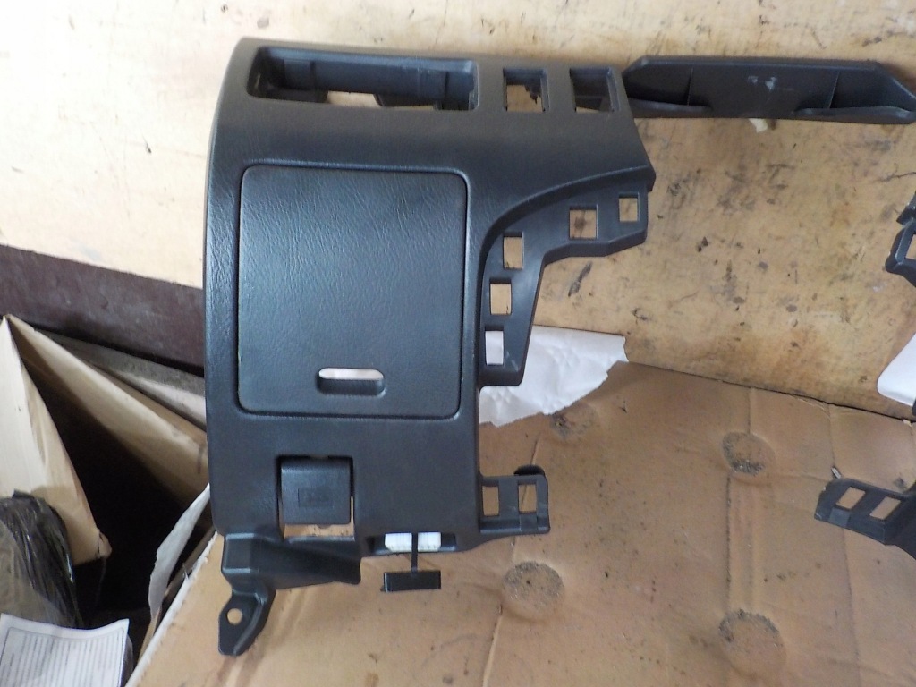 фото №4, Toyota avensis t25 панель приладів приладова