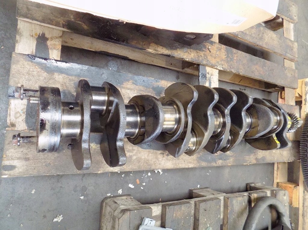 Volvo fl6 220 2003r wał коленчатый в Украине