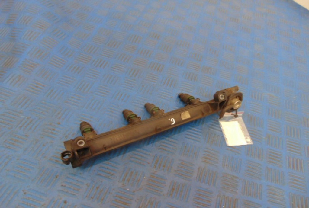 фото №10, Audi a3 8l 1.6 8v молдинг впрыскная 06a133317a