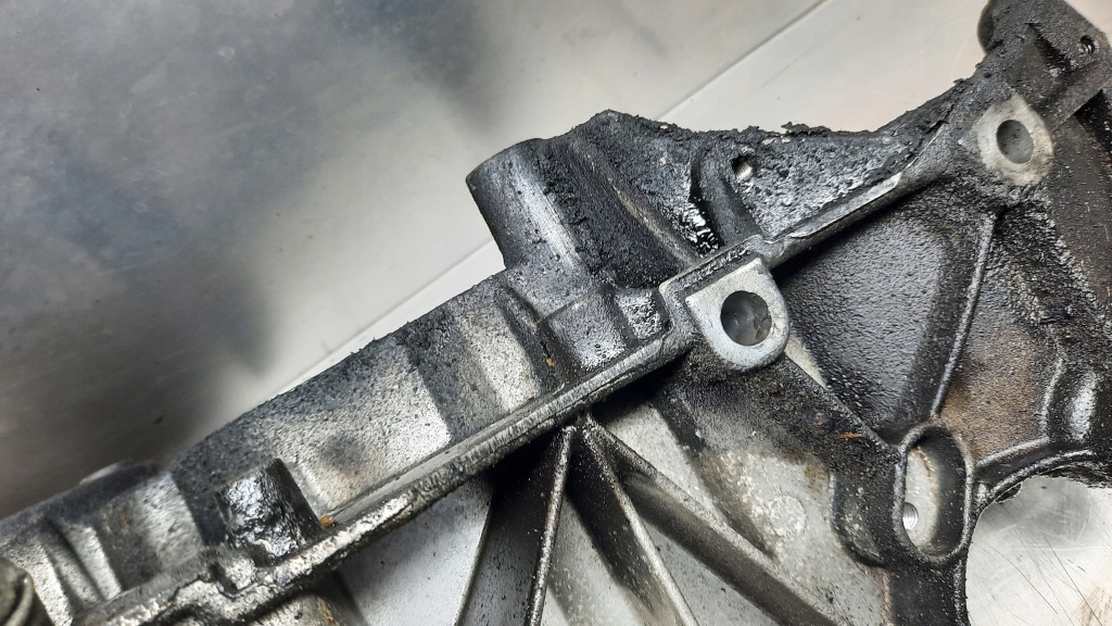 фото №10, Кронштейн двигуна 8200154164 renault espace iv 2.2 dci