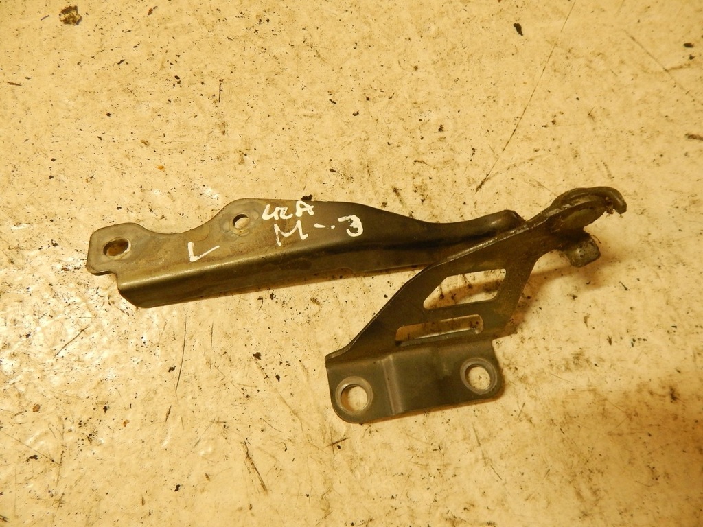 фото №1, Петля капот левый mazda 3 bm 13-19 42a