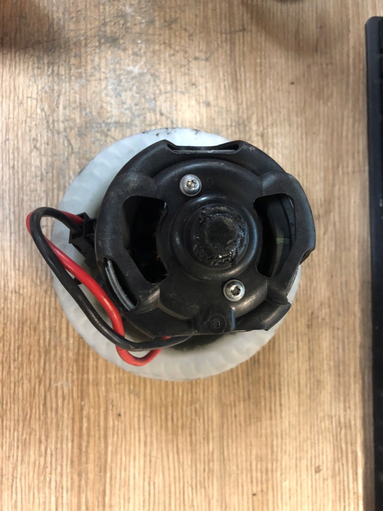 Bmw 5 7 двигатель обдув воздуходувка 9154119 с Разборки