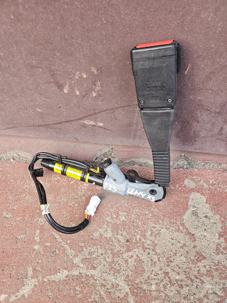 фото №1, Натягувач ременів лівий air bag bmw x3 f25