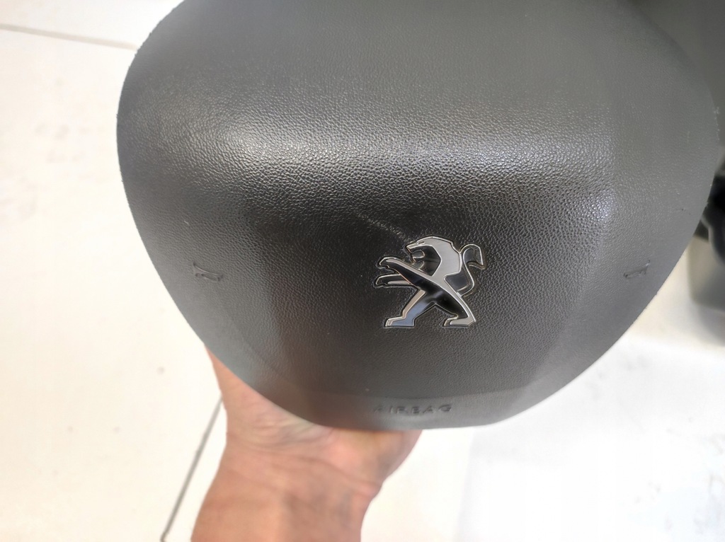 фото №16, Приборная панель консоль подушки безопасности ремни orginał peugeot 2008 i 1 lift