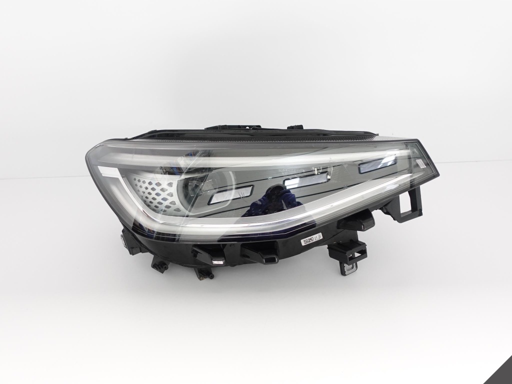фото №1, Vw id.4 11b 20- лампа iq.light full led eu b.ładna