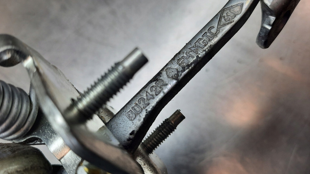 фото №4, Ограничитель дверь правый перед 00242r renault trafic iii