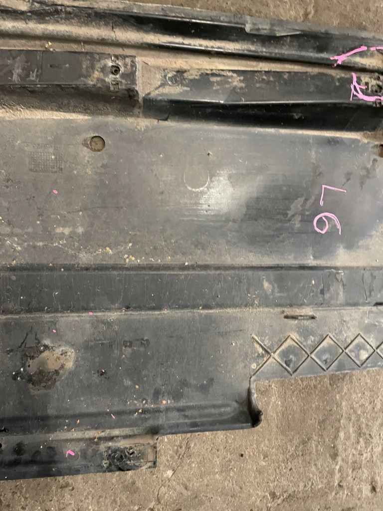 Audi a4 b8 a5 накладка плита пол подвеска левая в Украине