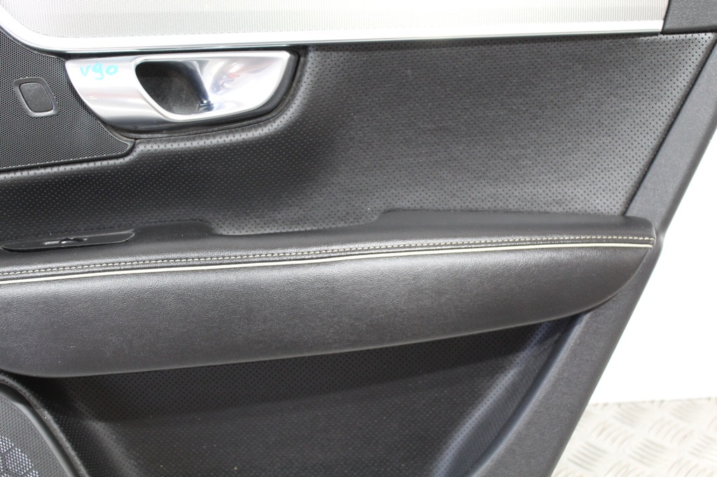 фото №2, Обшивка дверь правый задняя шторка volvo v90 r-design