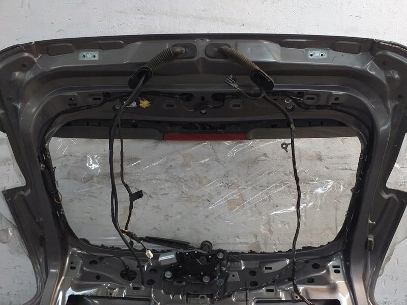 Крышка багажника задний  vb focus mk3 Киев