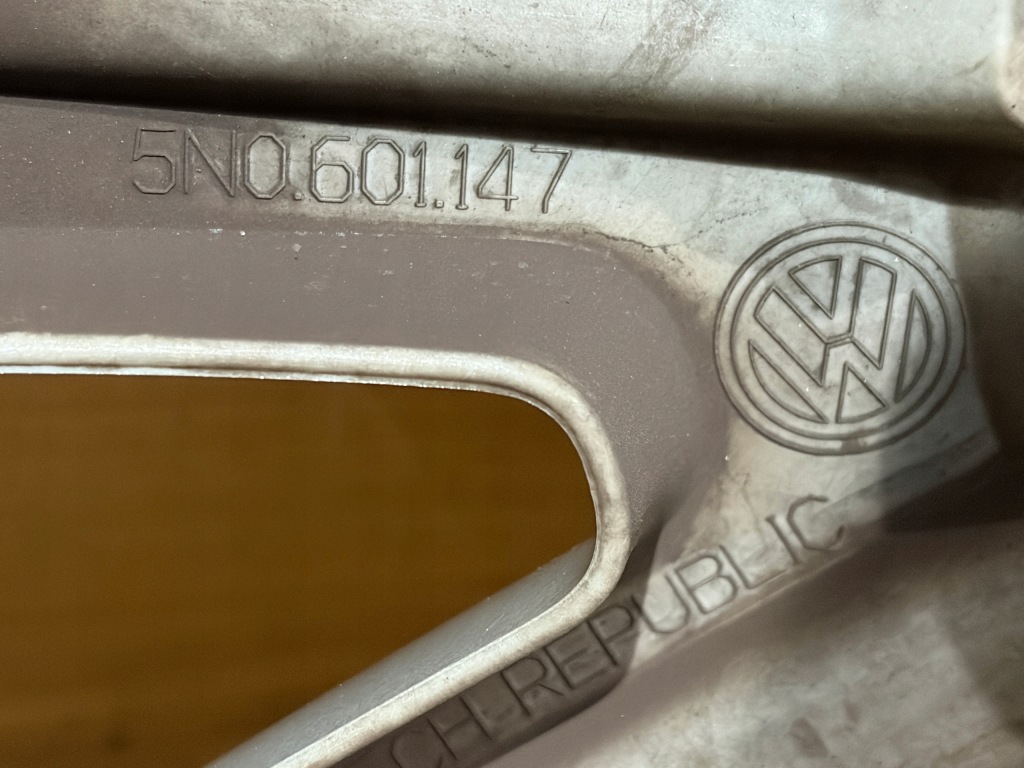 Колпаки 4szt vw tiguan 16" 5n0601147 в Украине