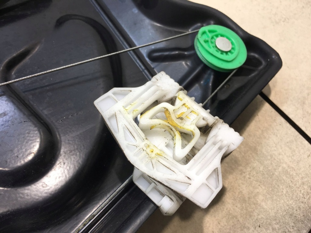 фото №12, Підйомник скло правий перед discovery 3 iii lr3