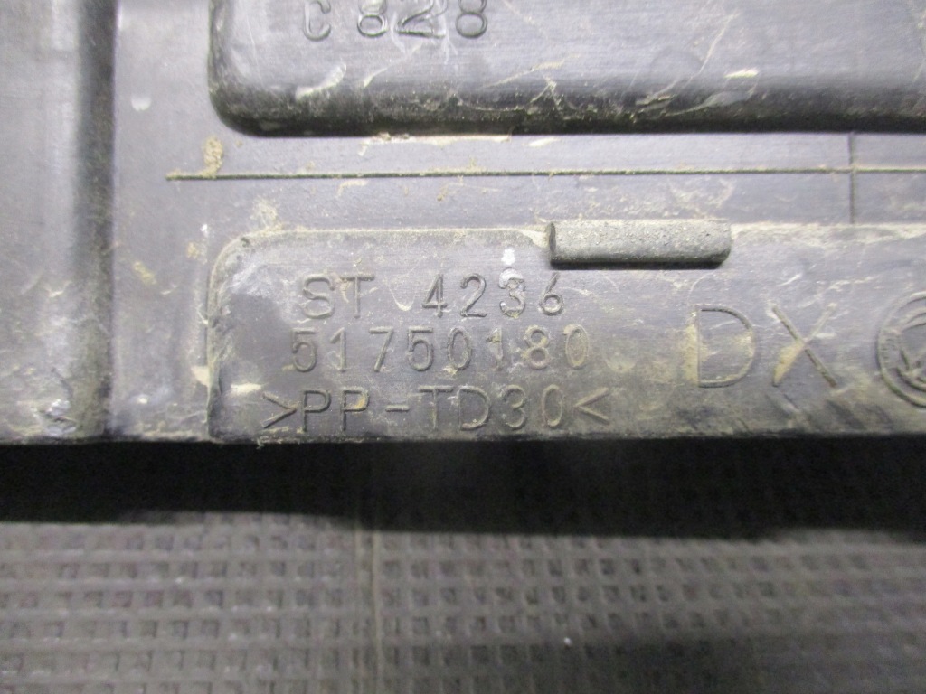 фото №9, Направляющая бампера правый задняя fiat grande punto 05-12r 3d 51750180