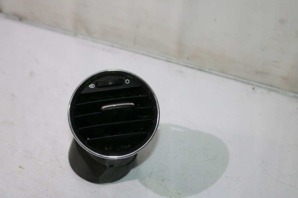 фото №1, Решётка обдув peugeot 308