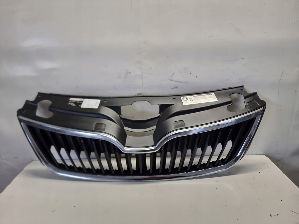 фото №1, Skoda rapid 5ja решётка решётка радиатора решётка радиатора