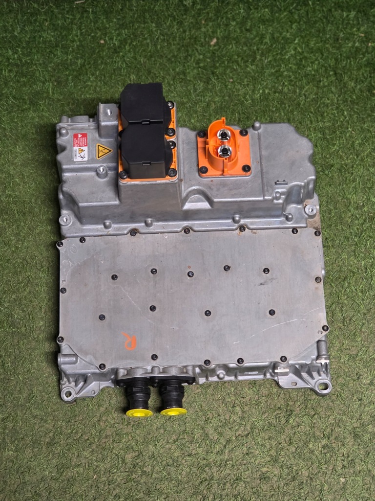 Купить Преобразователь напряжения porsche taycan 9j1