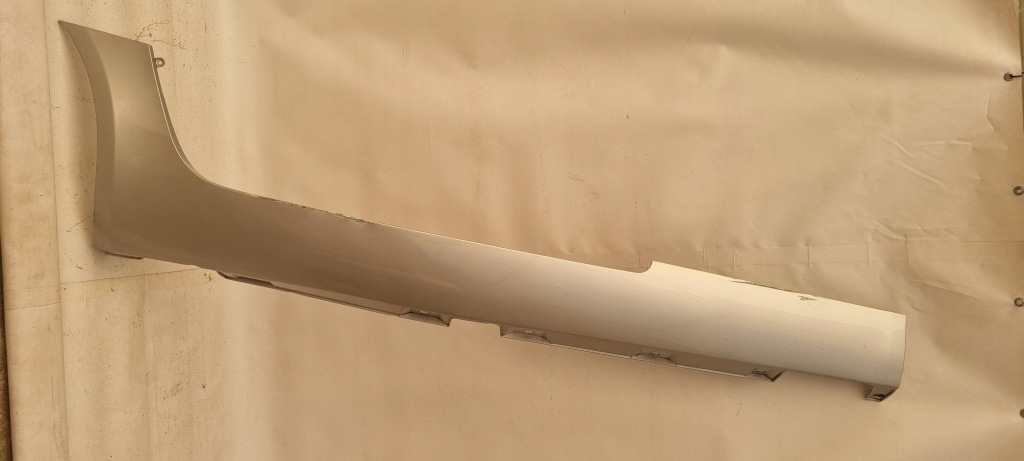 Купити Mercedes 190 gt amg молдинг поріг права