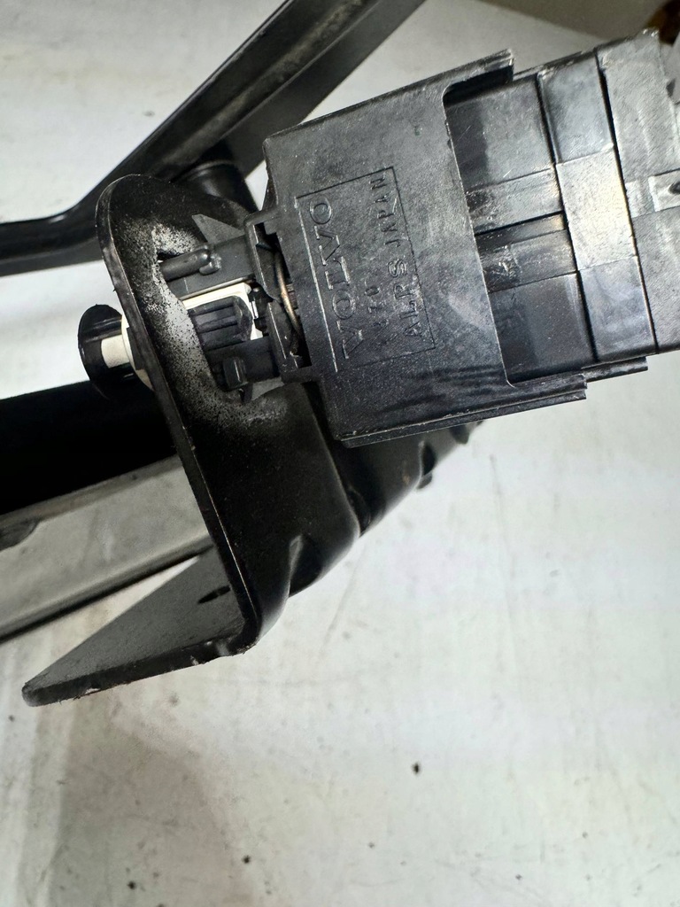 фото №5, Педаль зчеплення volvo 8d1721523f оригінальний номер