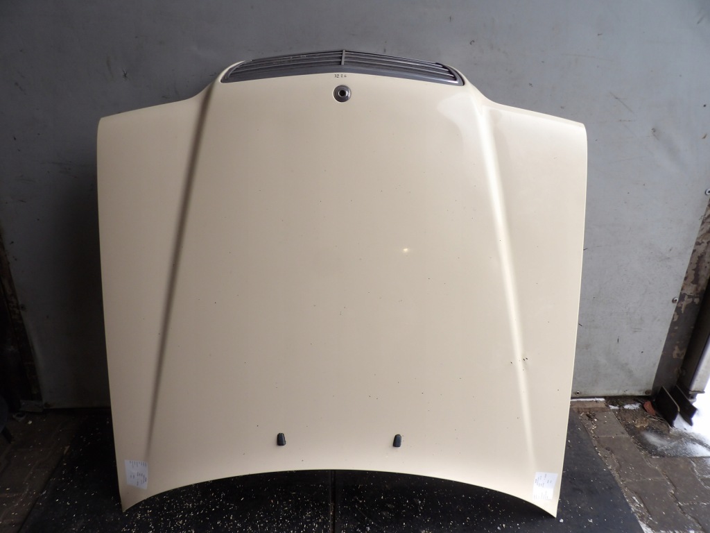 Купити Mercedes 124et капот