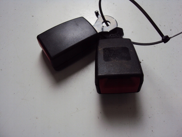 фото №1, Замки ремней задняя porsche panamera 970 13 r