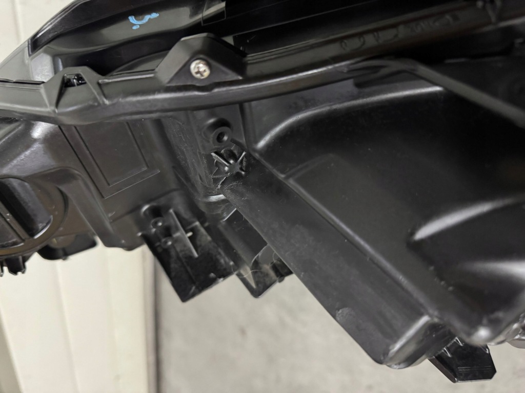 Lexus ux full led права лампа Недорого