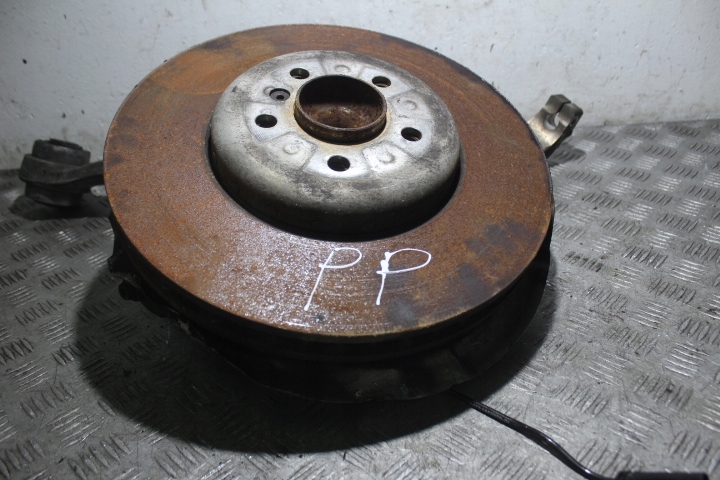 фото №1, Поворотный кулак ступица правый перед 7 750i f01 lift 4.4