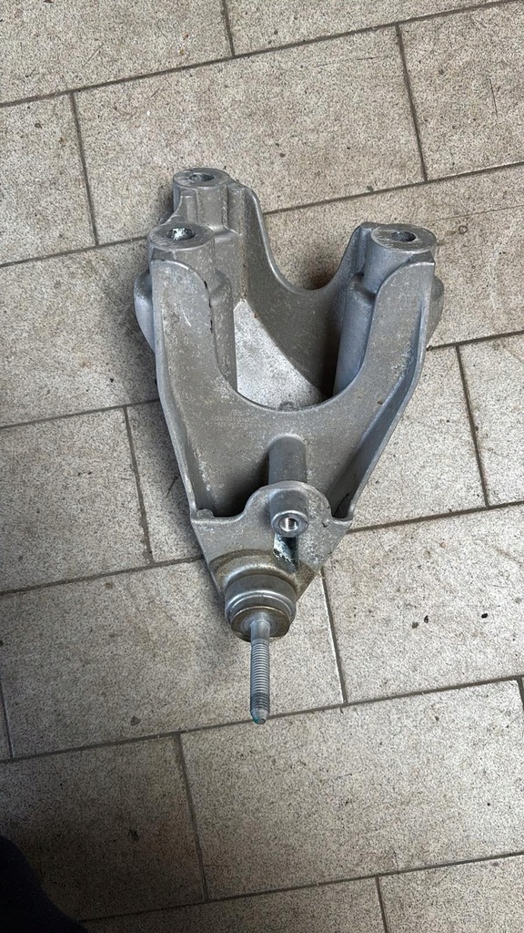 фото №16, Кронштейн подушка двигуна dacia spring