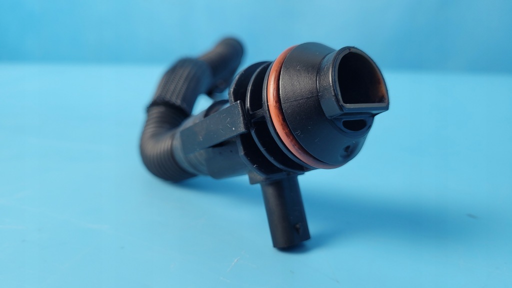 Mercedes w177 a180 22r 2.0 cdi шланг вентиляційний вентиляція картера a6540100212 Оригінал