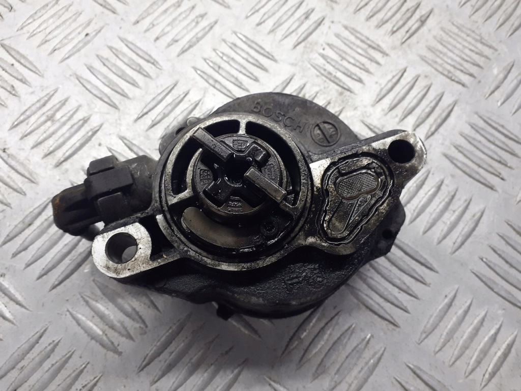 Купити Насос вакуум peugeot 207 1.6 hdi d156-2c1