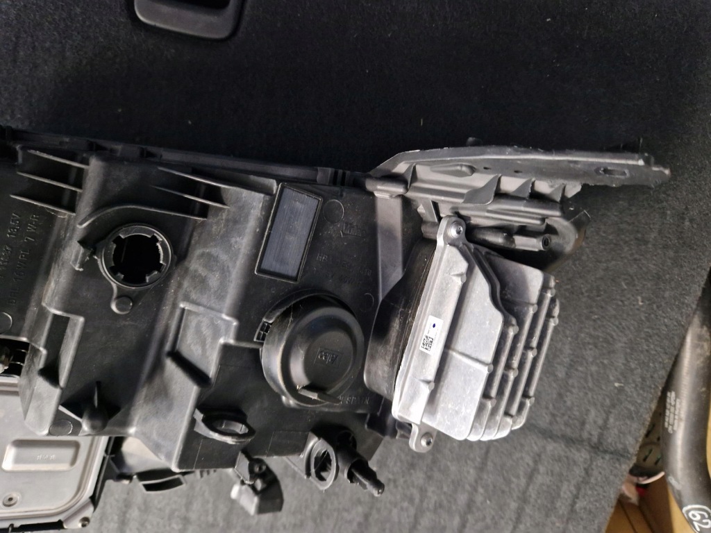 Купить Фара правая  перед передняя full led pure vision renaul megane iv 260106126r